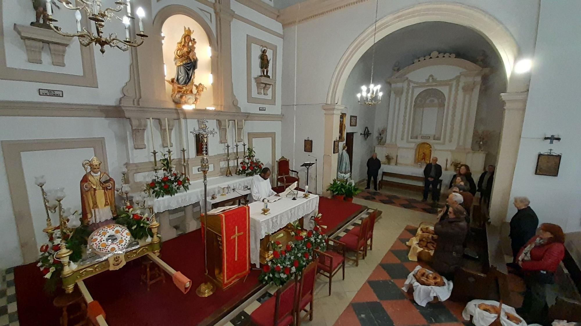 Bejís celebra la bendición de rollos de San Blas