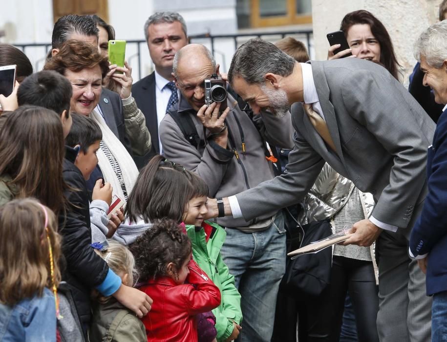 El Rey, impresionado con la "fabrica de luz" de Somiedo