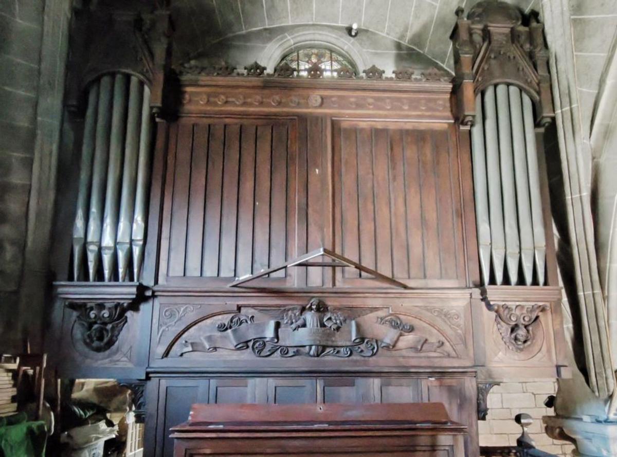 Órgano de la excolegiata de Cangas. |  Santos Álvarez