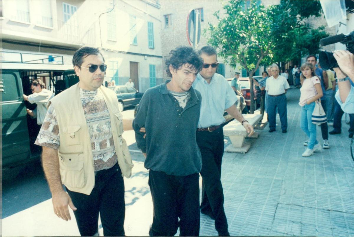 Pedro Gelabert, tras ser detenido en 1996.