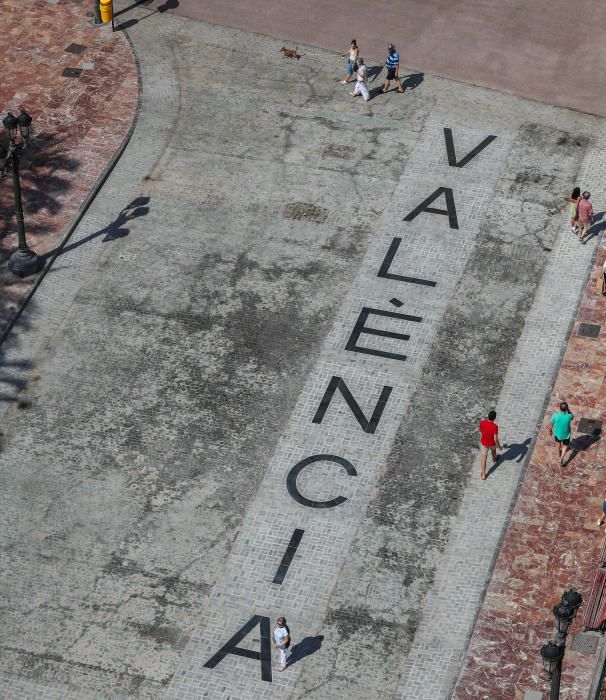 Así luce ya la plaza del Ayuntamiento tras la peatonalizacion