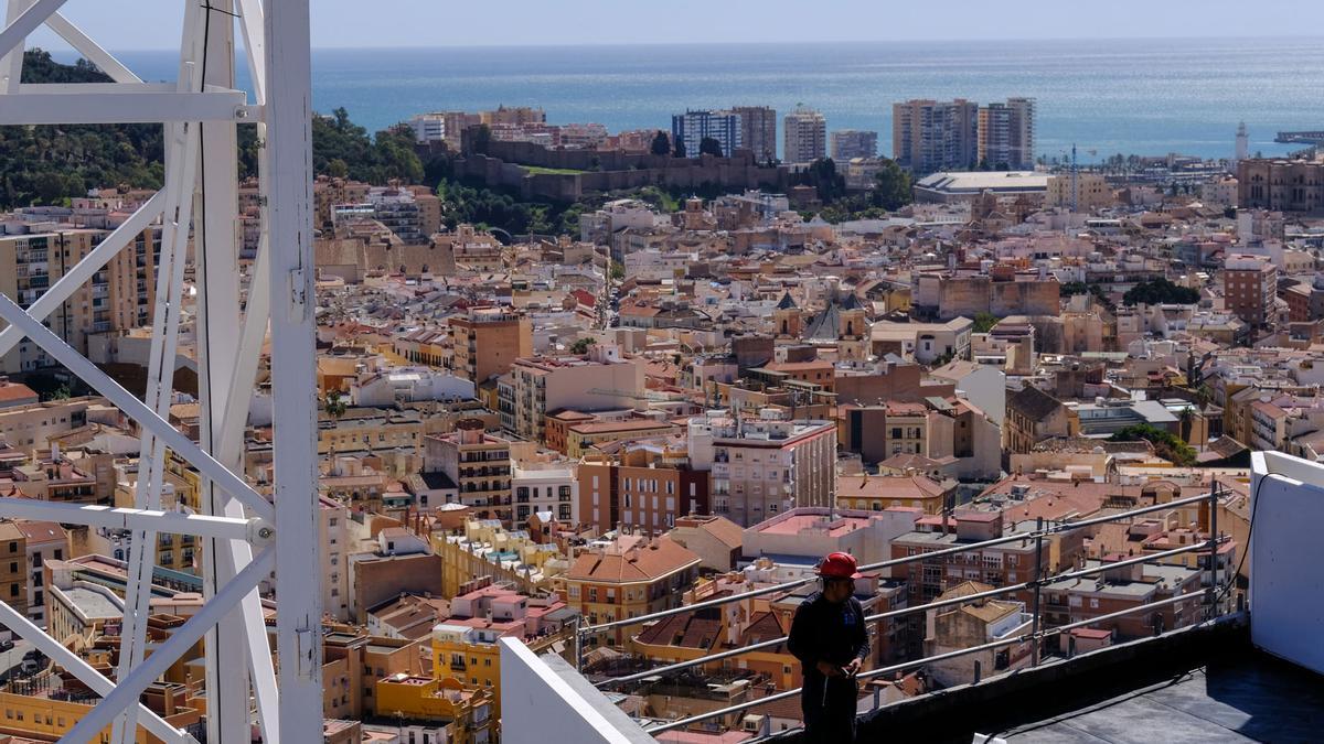 Vistas de Málaga desde las torres de Martiricos.