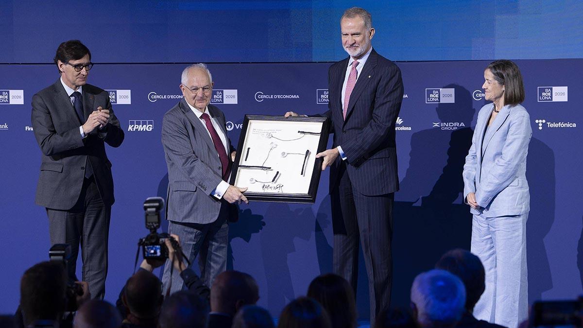 El Rey entrega el Premi Cercle d'Economia a Martin Wolf.