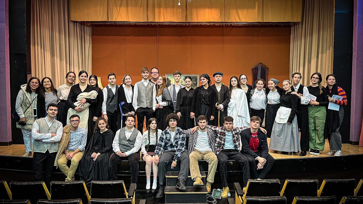 Grupo de teatro Rocinante del Colegio Medalla Milagrosa de Zamora