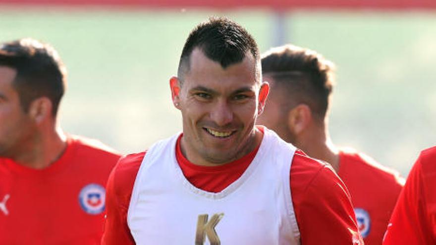 A Gary Medel le pone el Valencia