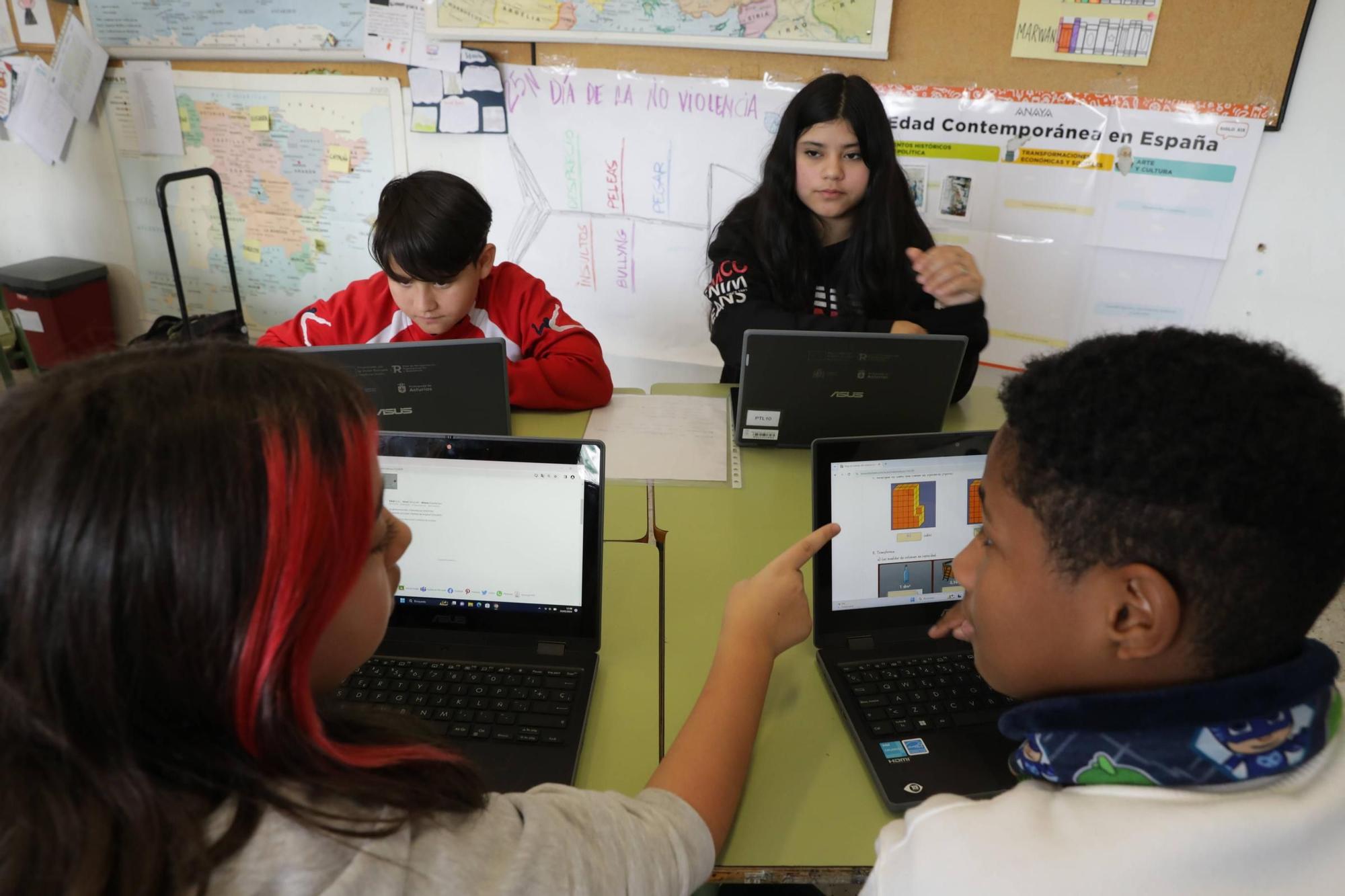 De aula en aula: La Escuelona, con las mates en la mano (en imágenes)