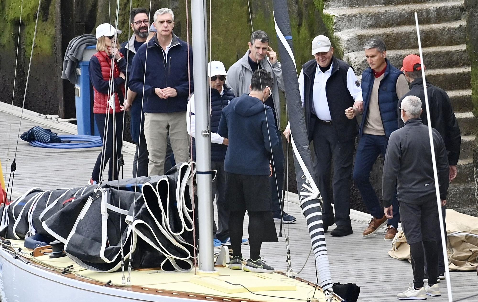 El rey emérito, Juan Carlos I, ya navega por aguas de Sanxenxo