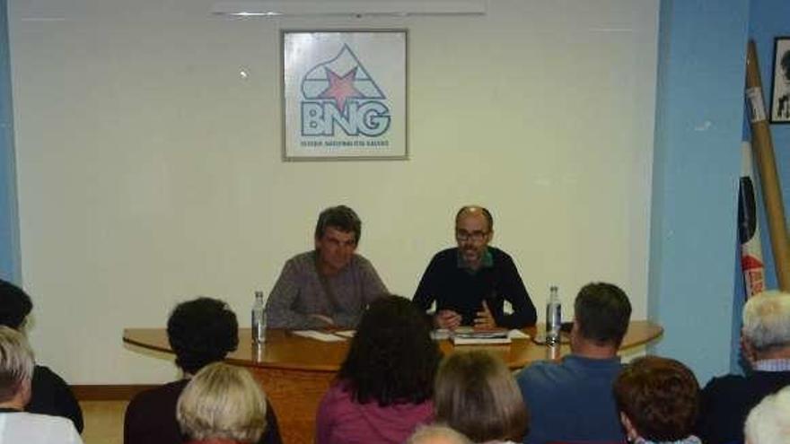 Daniel Rodas y Odilo Barreiro presiden la asamblea del BNG. // G.N.