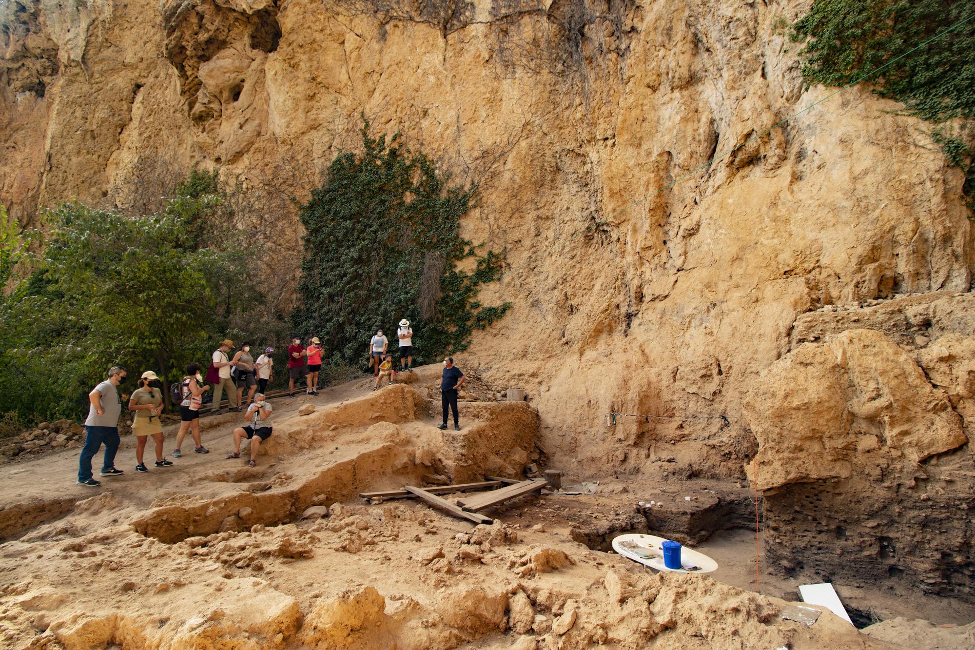 Día de visitas en las excavaciones del Salt en Alcoy