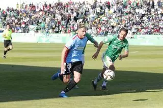 El Córdoba CF demuestra en Cáceres quién manda