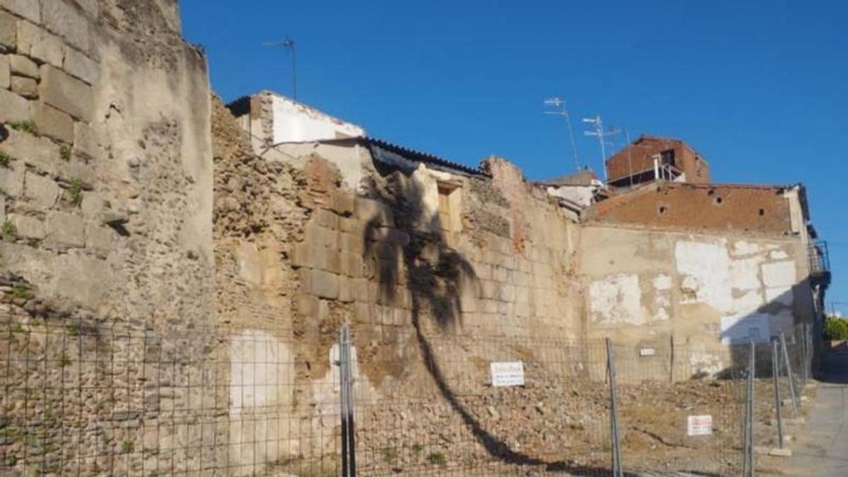 Uno de los tramos de la muralla descubiertos.