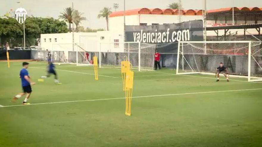 Así ha sido el primer gol de Batshuayi con el Valencia CF