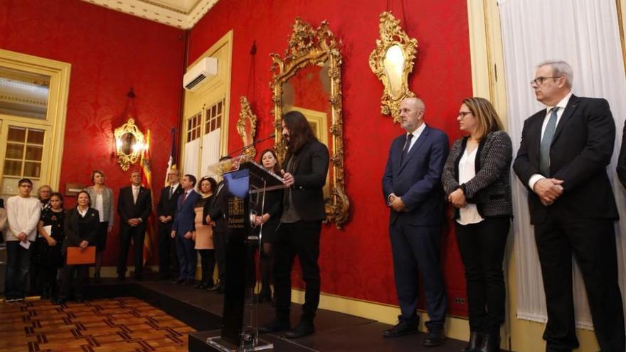 Picornell critica que los tribunales cuestionen las leyes del Parlament