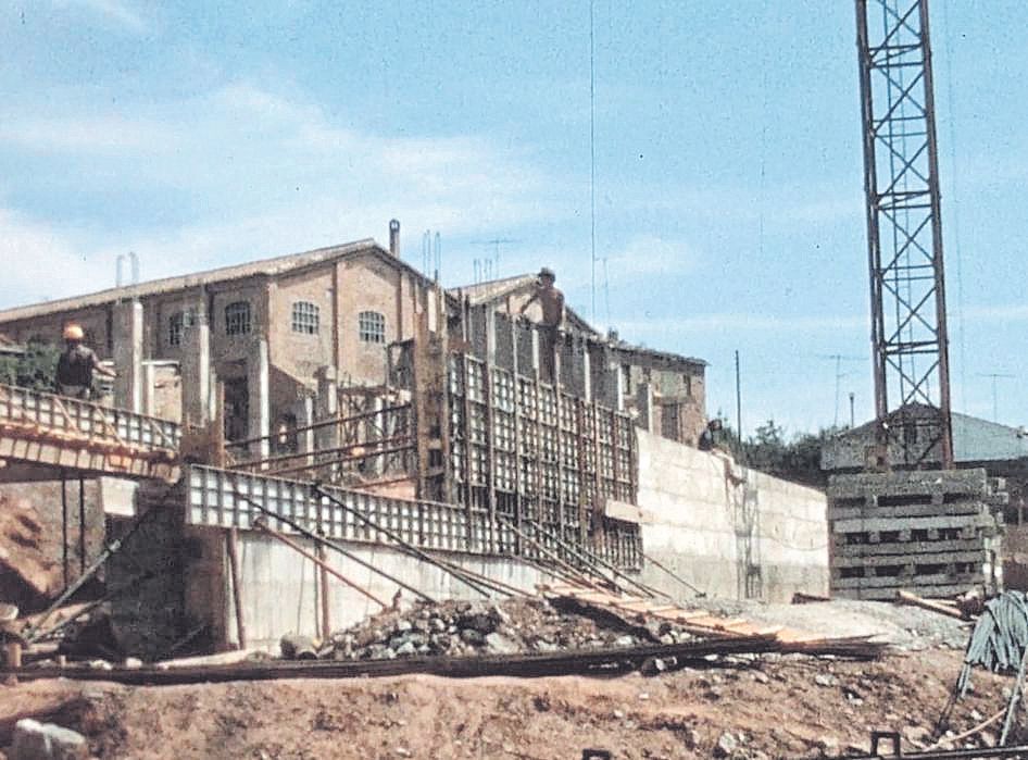 La construcció de l'escola Bages de Manresa