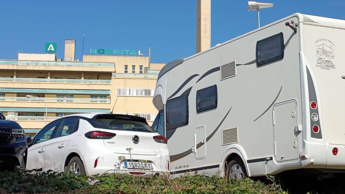 Dormir sobre ruedas para poder llegar a fin de mes: la otra cara del boom de las autocaravanas en Málaga