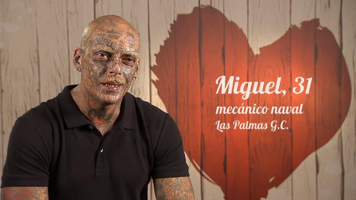 El canario Miguel en First Dates: "Me considero un marciano, me abdujeron los alienígenas"