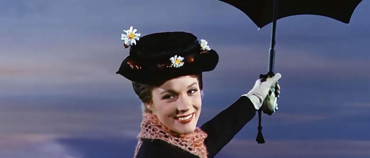 Julie Andrews como Mary Poppins (1964).