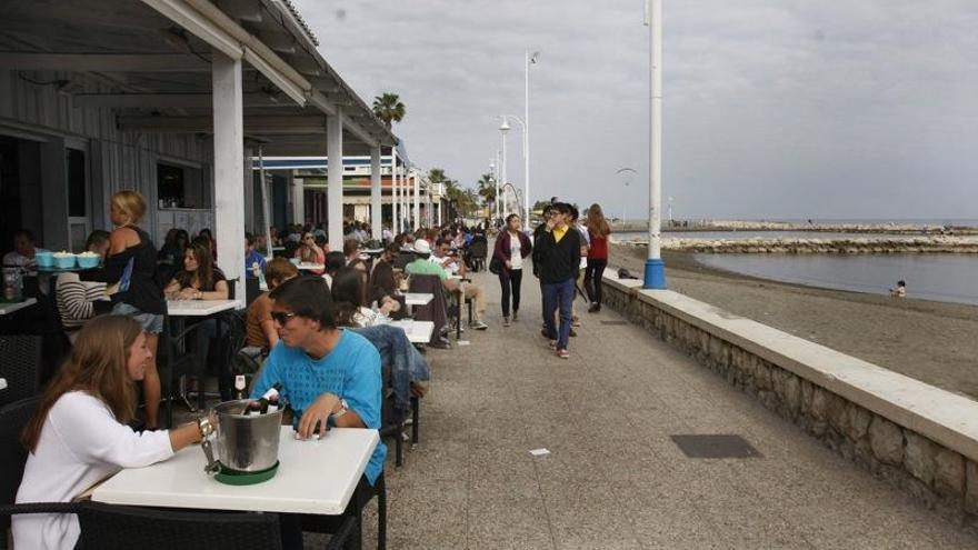 Vista de los chiringuitos del paseo marítimo de Pedregalejo.