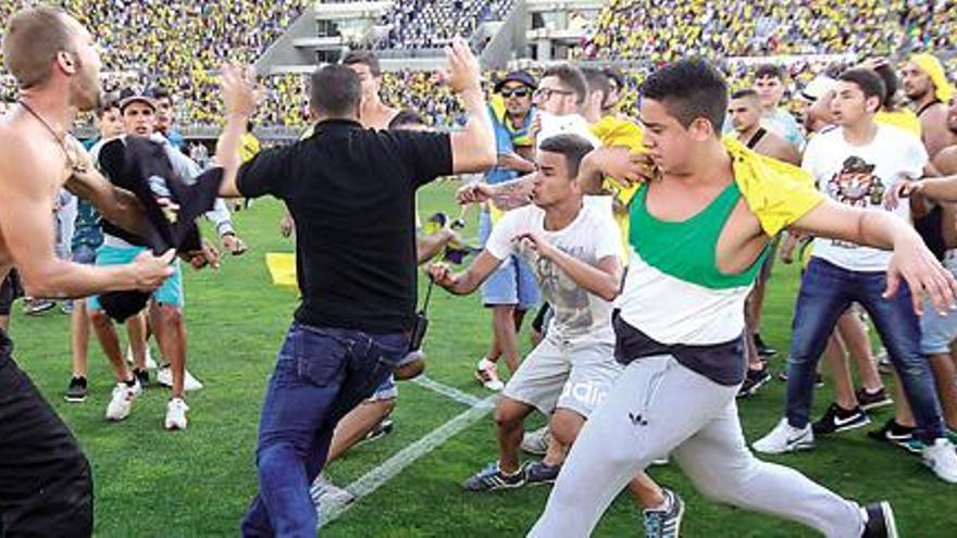 Dos meses de cárcel para tres de los alborotadores del partido UD-Córdoba