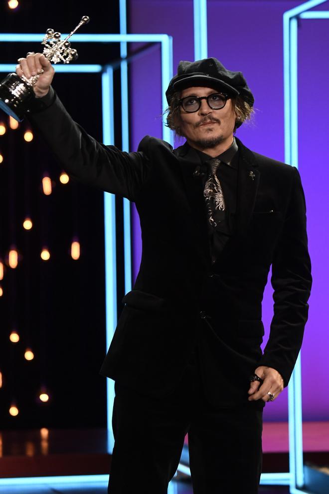 Johnny Depp recibiendo el Premio Donostia en San Sebastián