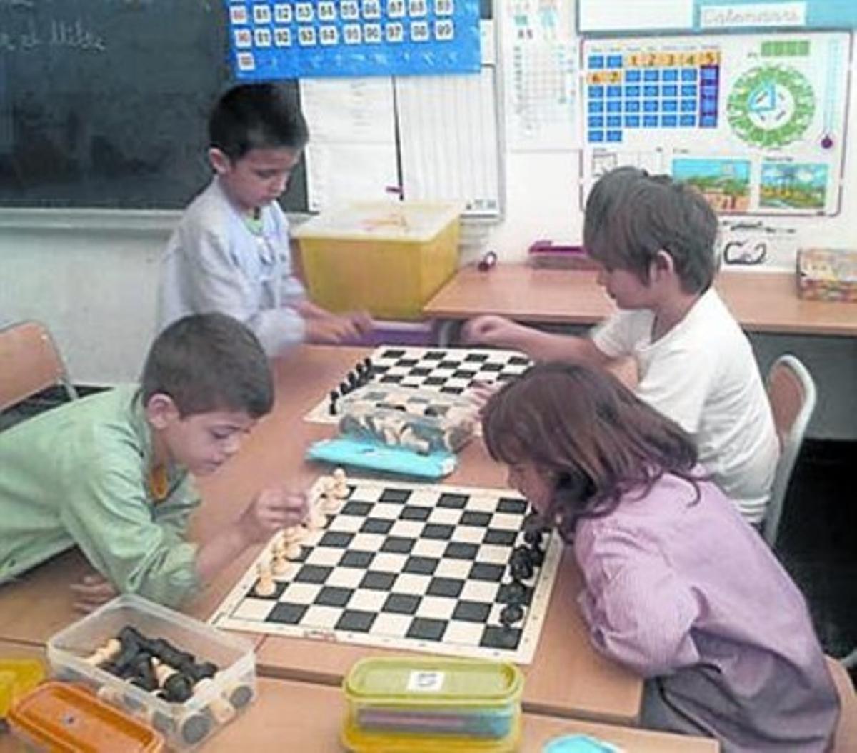 Ajedrez en la escuela Les Aigües de Cardedeu. Ajedrez en la escuela Les Aigües de Cardedeu.