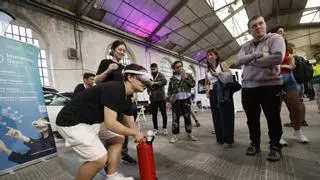 Robots, realidad virtual y la búsqueda de salidas laborales protagonizan en Oviedo la feria de empleo "Fábrica de Futuro"