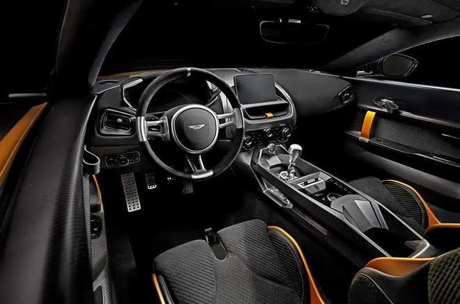 Desvelan el Aston Martin Vailant, el coche de carreras para la calle creado por Fernando Alonso