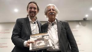 Iglesias y Juste de Nin en la presentación de la novela gráfica Garbo, el espía catalán que engañó a Hitler, en el Centre Cultural Blanquerna de Madrid.