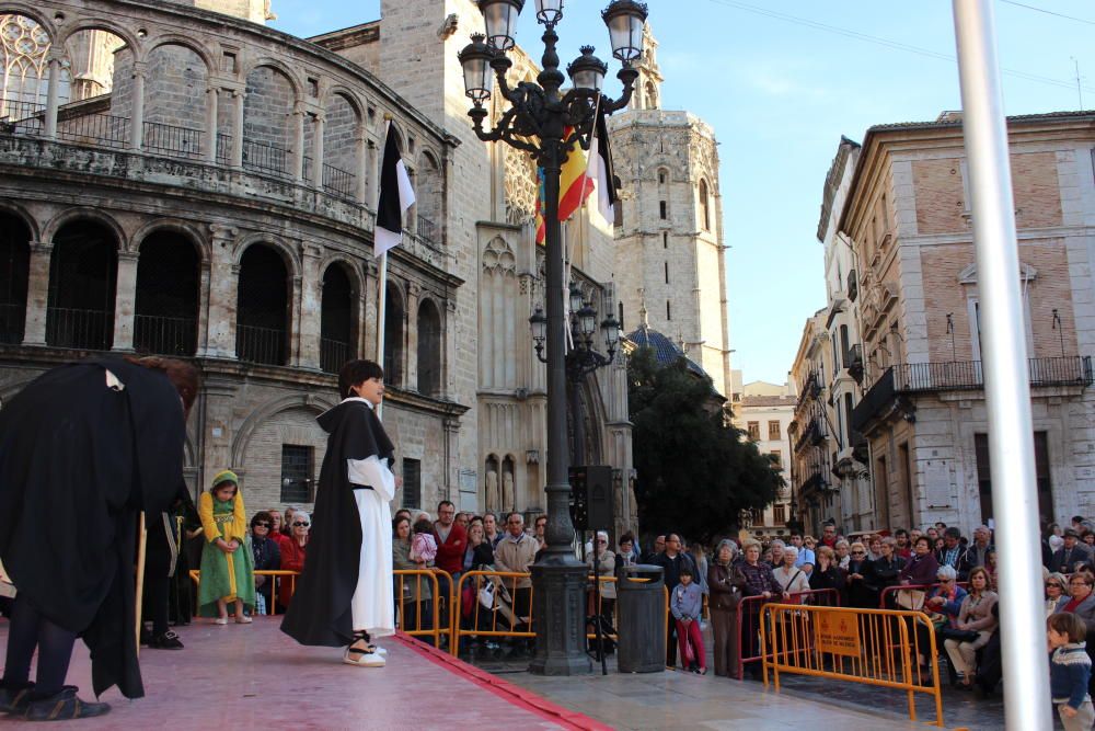 Representación del Altar de la Pila Bautismal en la Plaza de la Virgen.