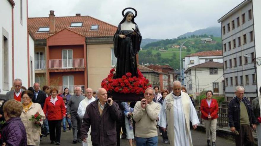 La imagen de Santa Rita, en la procesión del año pasado, tras treinta años sin realizarse.