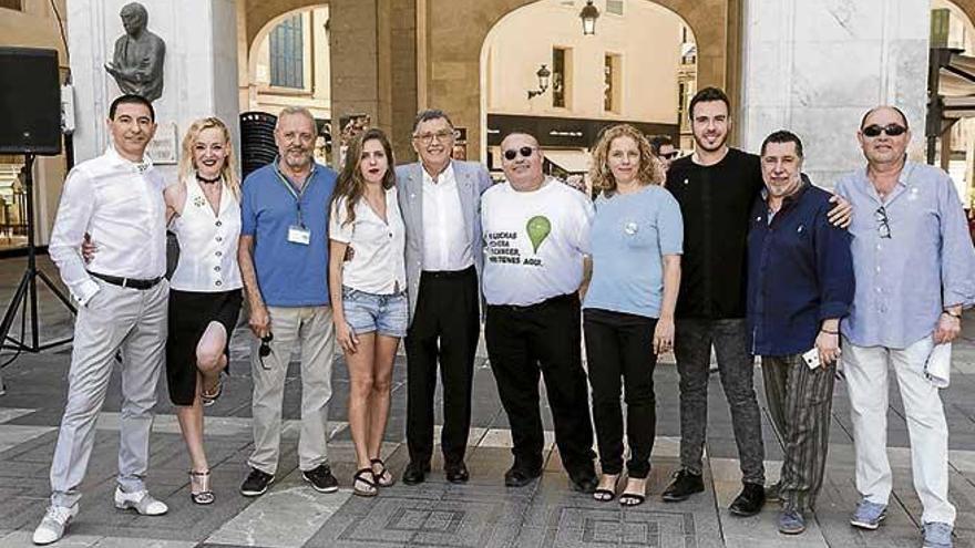 Centenares de voluntarios dan la cara contra el cáncer