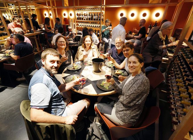 Cata de vinos y tapas para suscriptores de FARO
