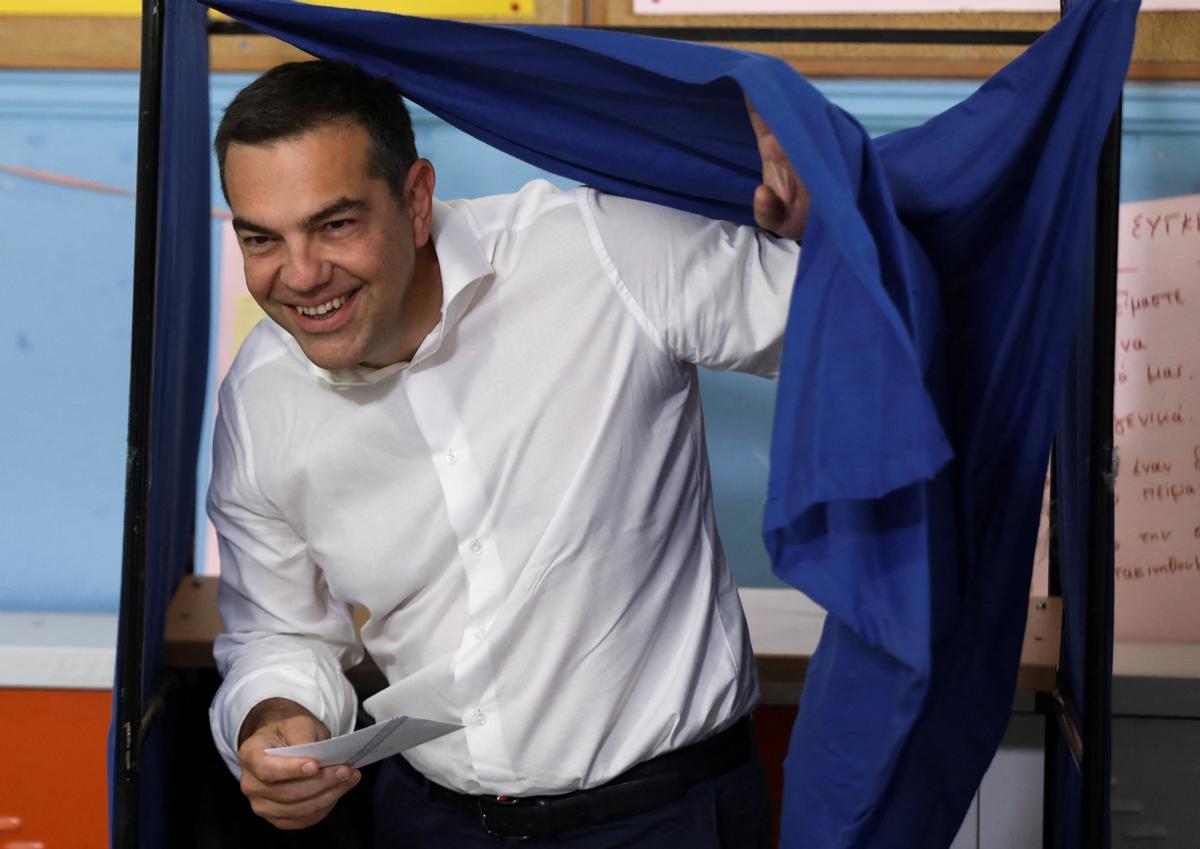 Alexis Tsipras vota en las elecciones de Grecia