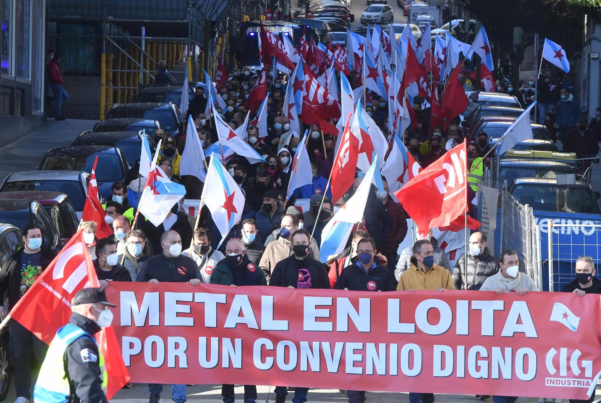 Los trabajadores del metal se manifiestan en A Coruña por un convenio laboral "digno", "secuestrado" por la patronal