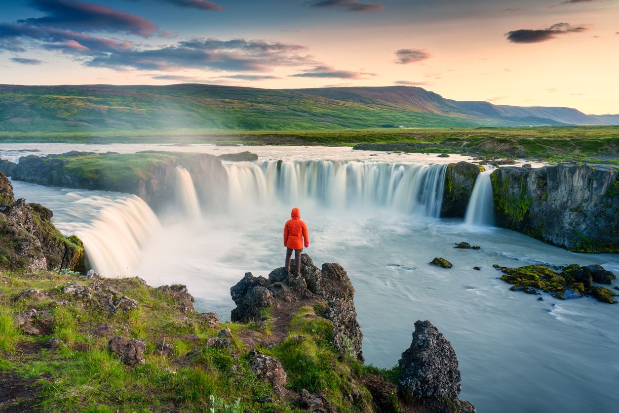 La cascada Godafoss es una de las más famosas de Islandia.