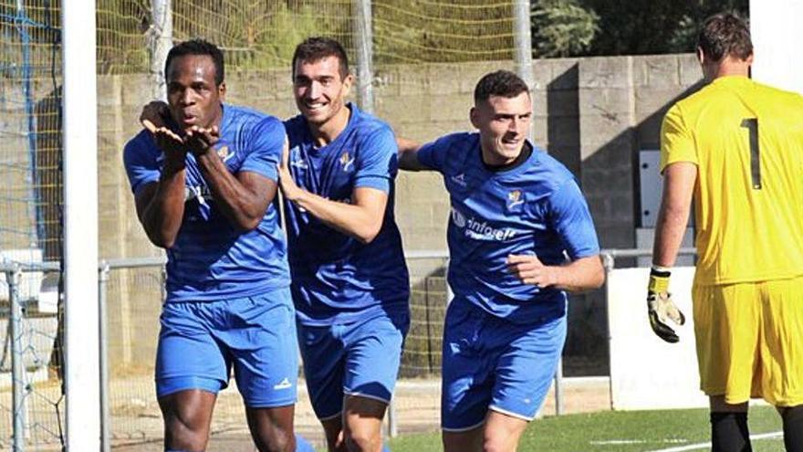 Els jugadors del Bescanó celebrant el gol de la victòria contra l&#039;Escala.