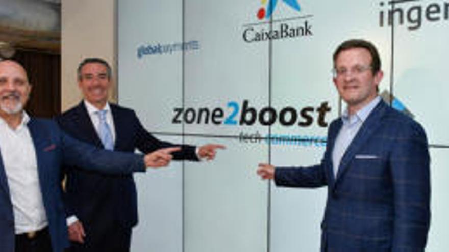 Nicolas Huss, CEO d&#039;Ingenico Group; Juan Antonio Alcaraz, director general de CaixaBank; i Jeff Sloan, CEO de Global Payments, en la presentació del programa Zone2boost