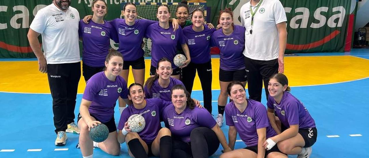 Integrantes de la plantilla del Inelsa Asmubal Meaño.