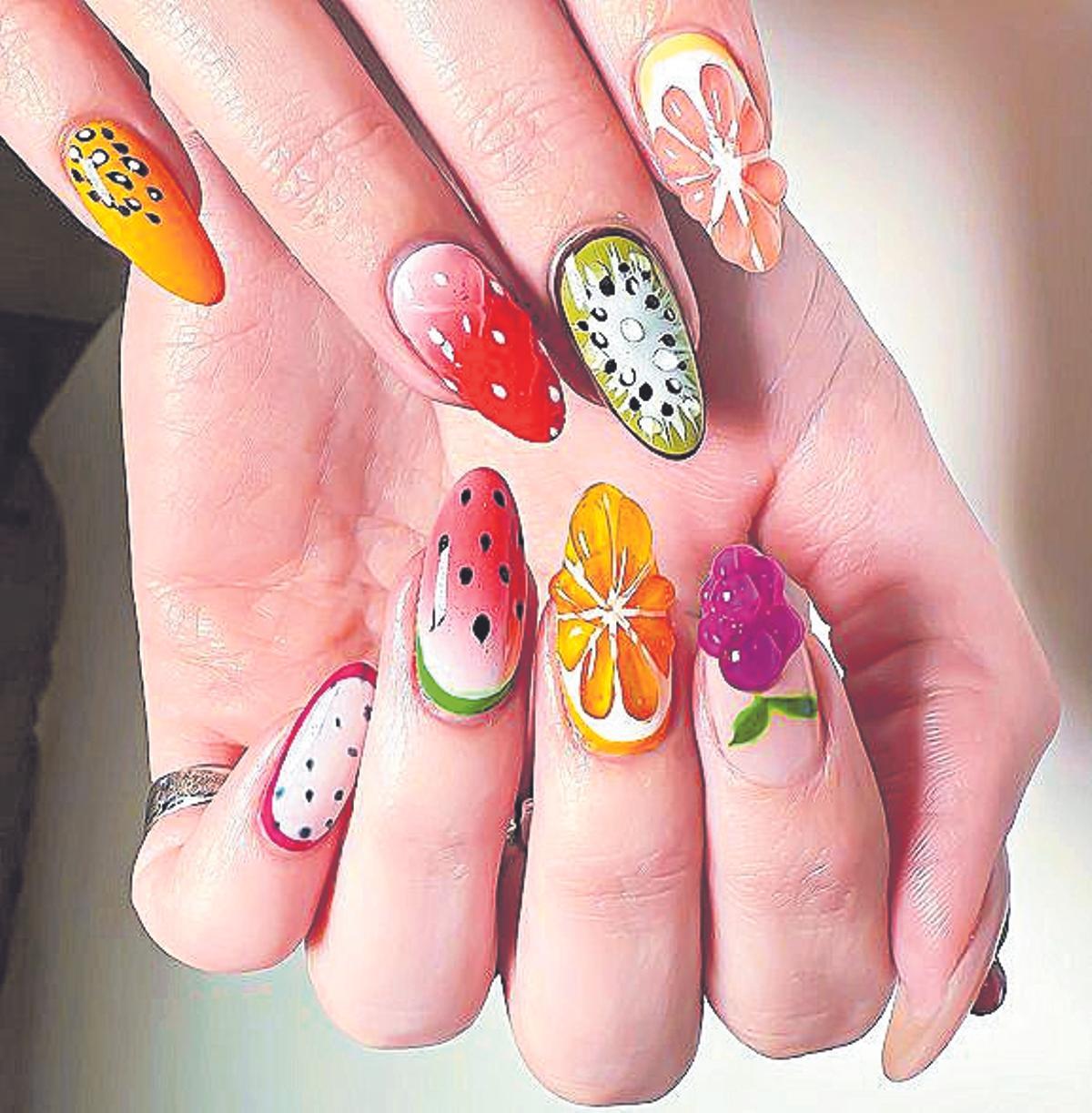 Uñas frutas.