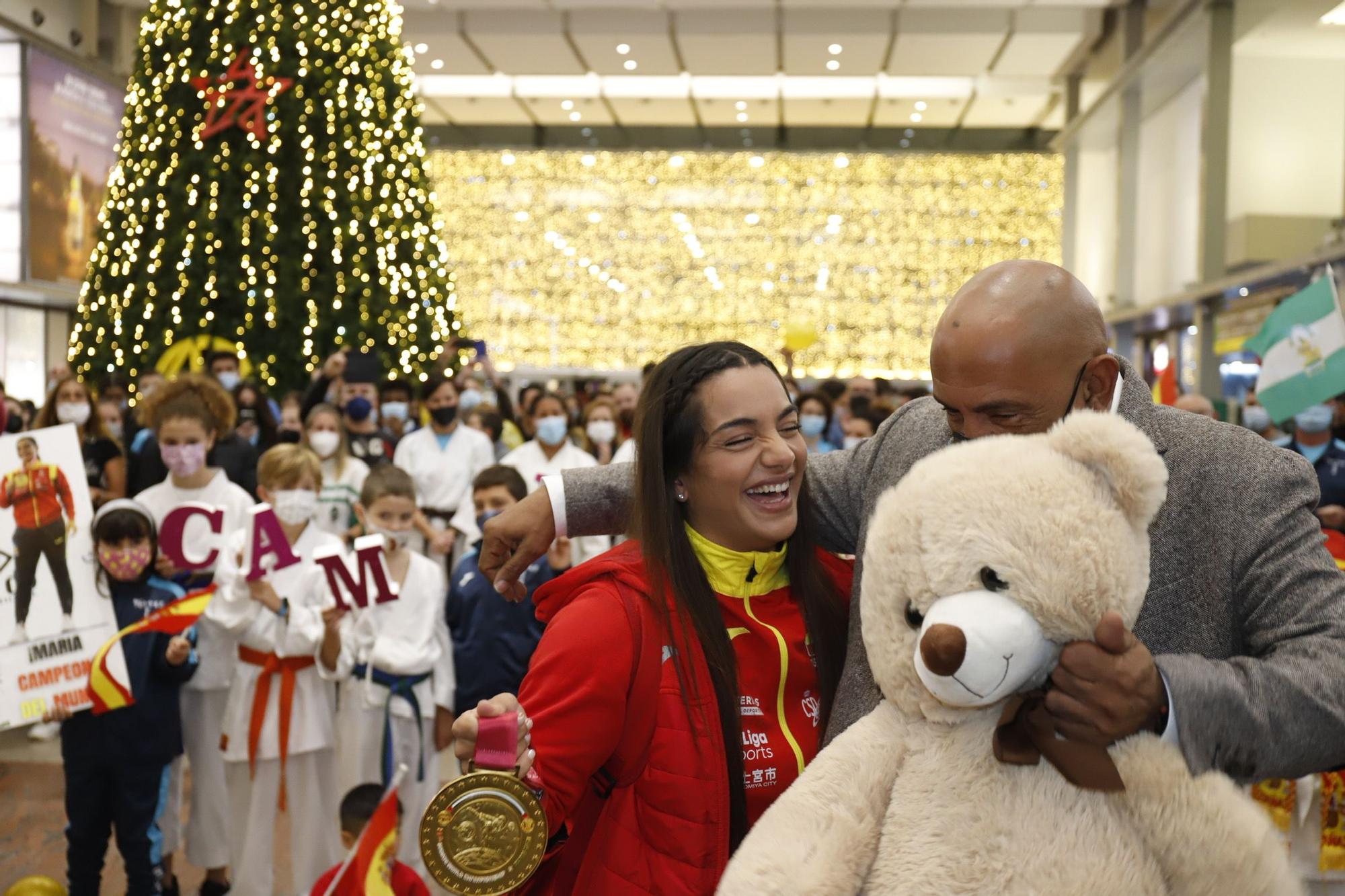 María Torres ya está en Málaga con su oro mundial en kárate