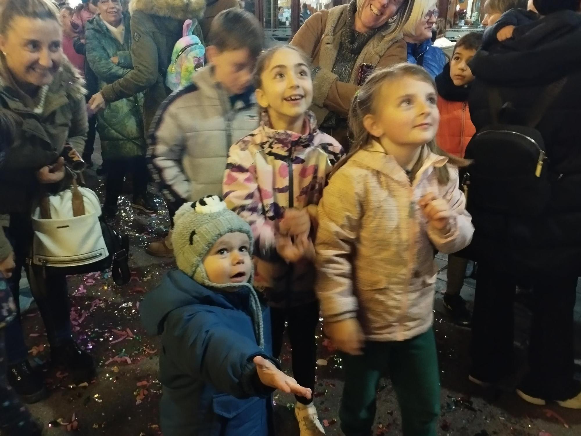 El divertido encendido del alumbrado navideño en Llanera, en imágenes