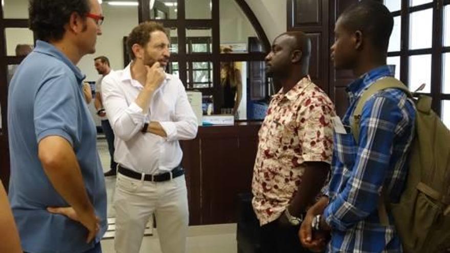 Técnicos de Ghana aprenden sobre gestión de recursos para la agricultura en la Politécnica