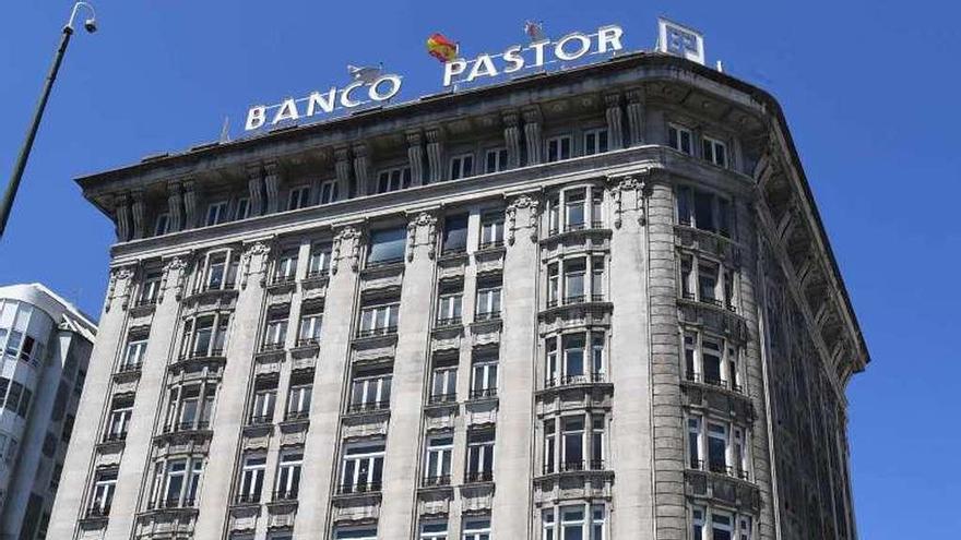 Vista de la sede central del Banco Pastor en A Coruña.