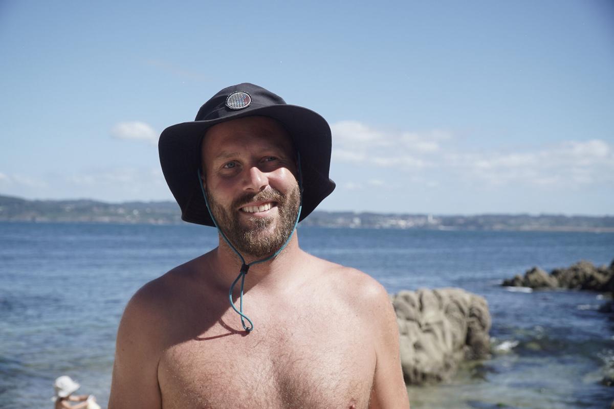 Daniel Santaya, usuario de la playa de Adormideras