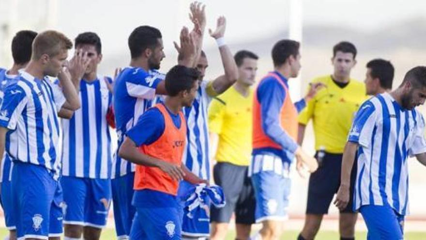 Los jugadores del Jumilla quieren certificar la permanencia ante sus aficionados.