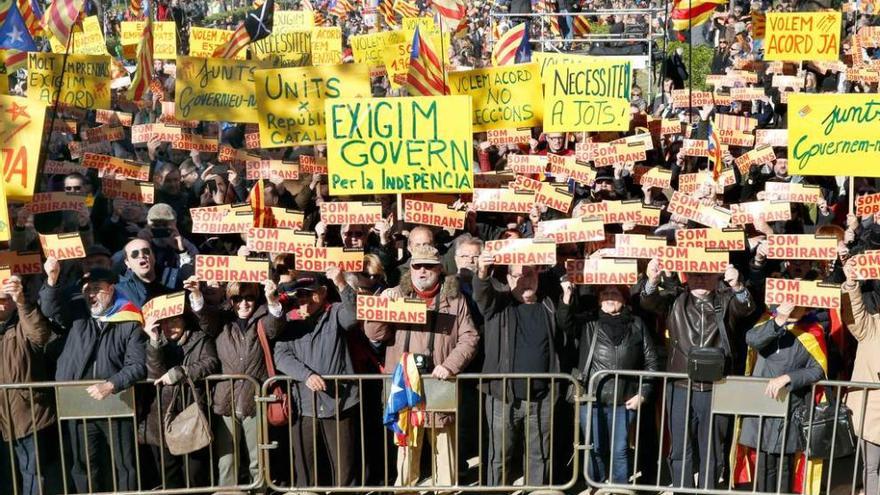 Manifestación convocada ayer por la ANC en Barcelona para reclamar unidad a Junts pel Sí y la CUP.