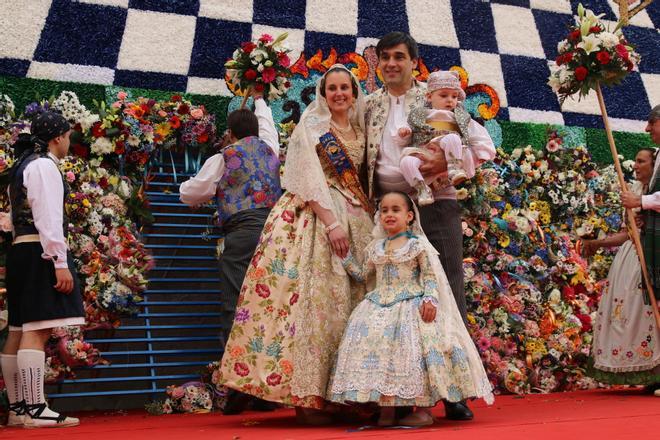 Fotos de la ofrenda a la patrona en las Fallas de Burriana 2024