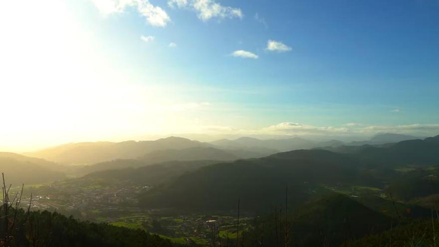 Ruta circular al antenón de Pravia: un recorrido con increíbles vistas y escenario de 5 tipos de carreras