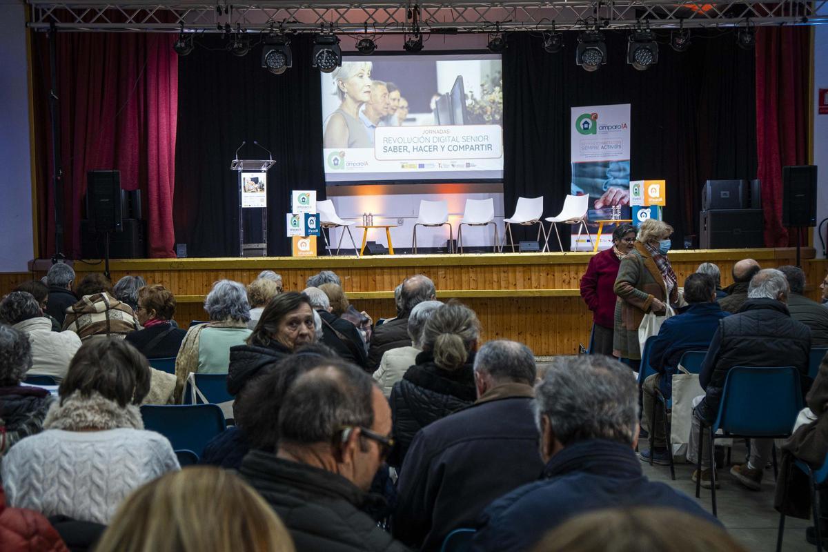 Jornadas de ‘Revolución Digital Senior’ en Salorino.