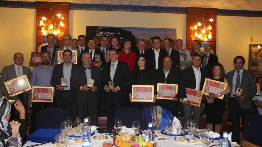 Foto de familia de la cena de gala celebrada el pasado viernes por la noche en Jumilla.